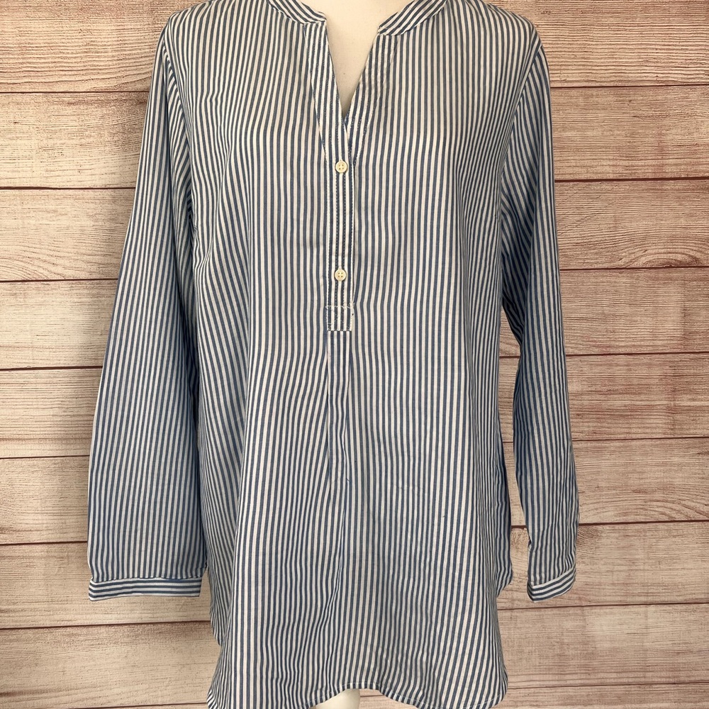 Old Navy top/tunic size large in excellent condition